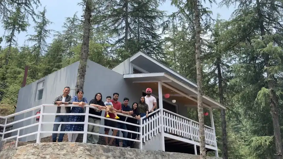 Elegant Rooms with Balcony & Himalayan View — photo 2