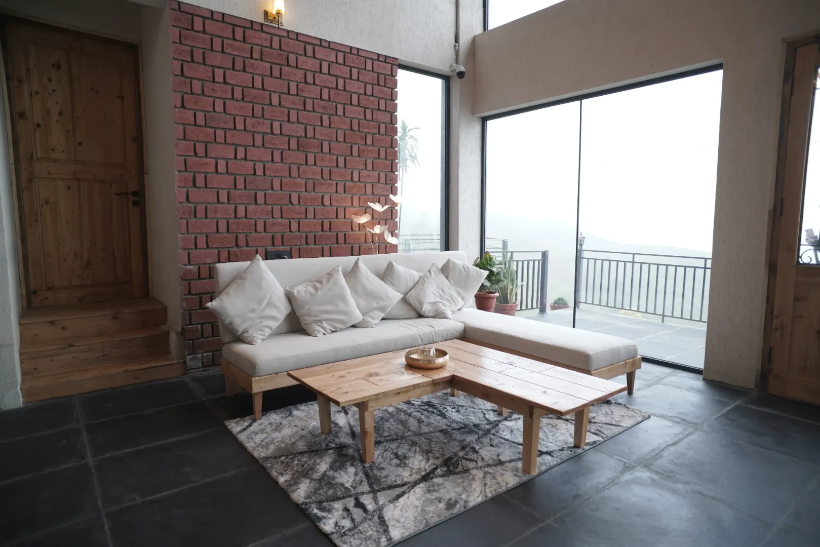 Luxury Home on Hilltop — photo 5