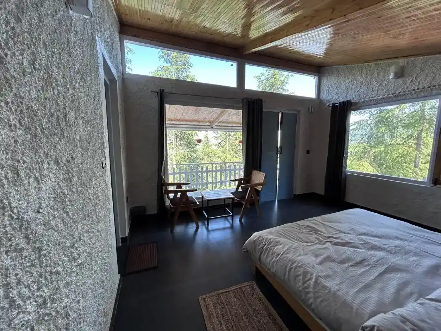 Elegant Rooms with Balcony & Himalayan View — photo 7