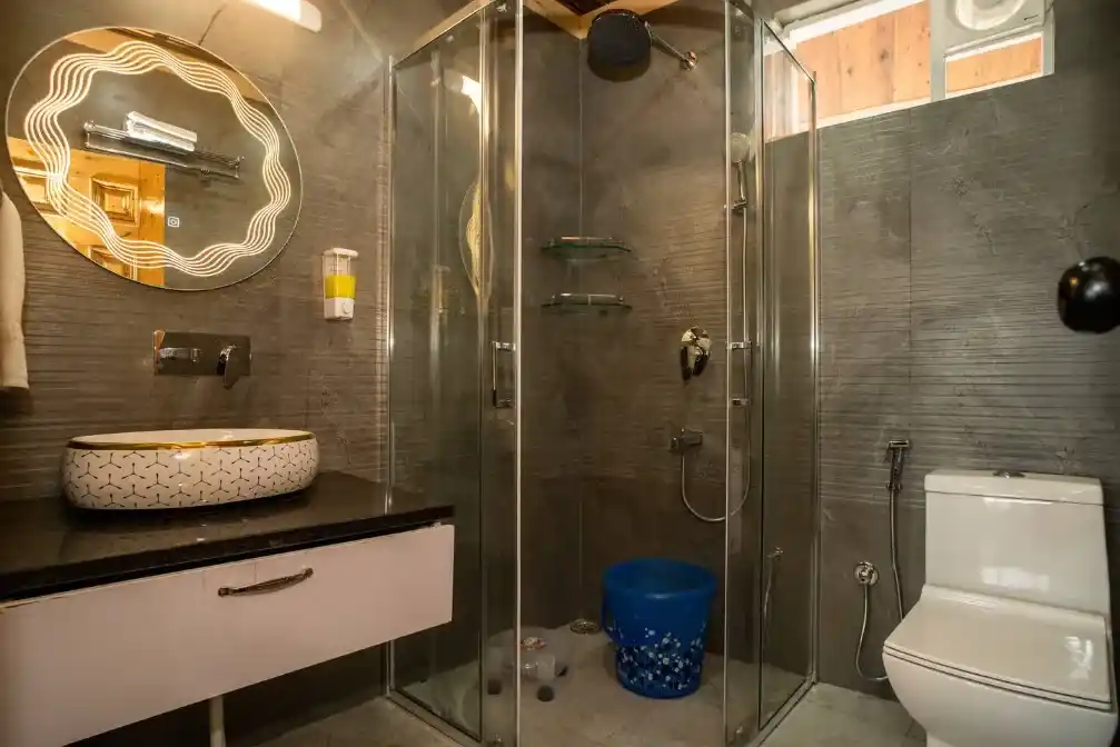 2BHK + 1BHK Hillside Stay — photo 9