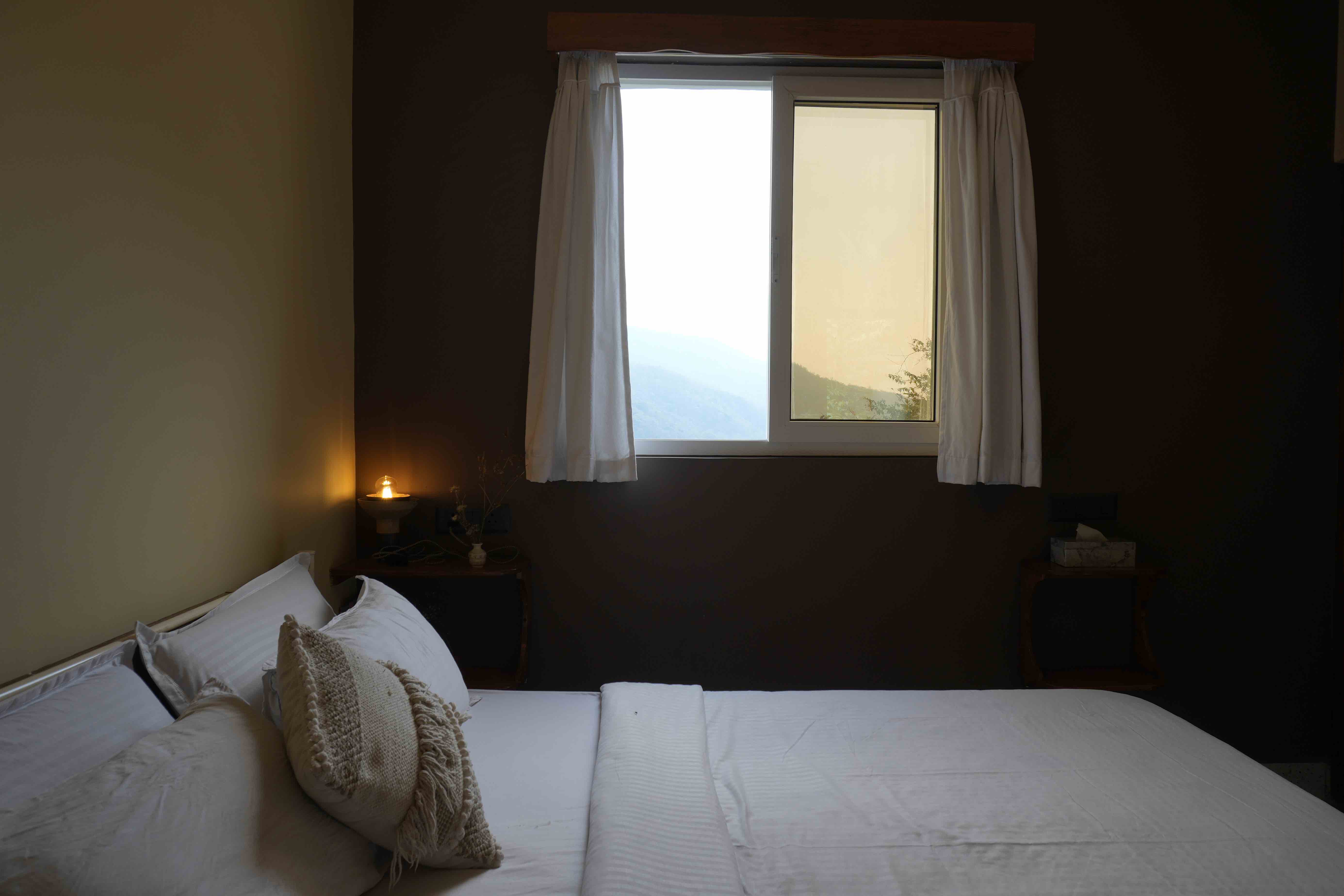 Yoga & Wellness retreat - Hillside View Room