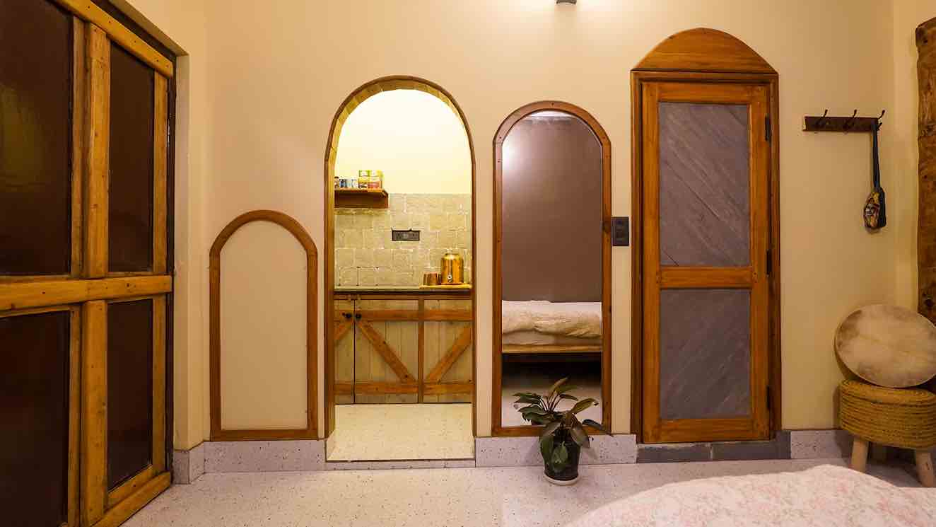 Yoga & Wellness retreat - Hillside View Room — photo 22