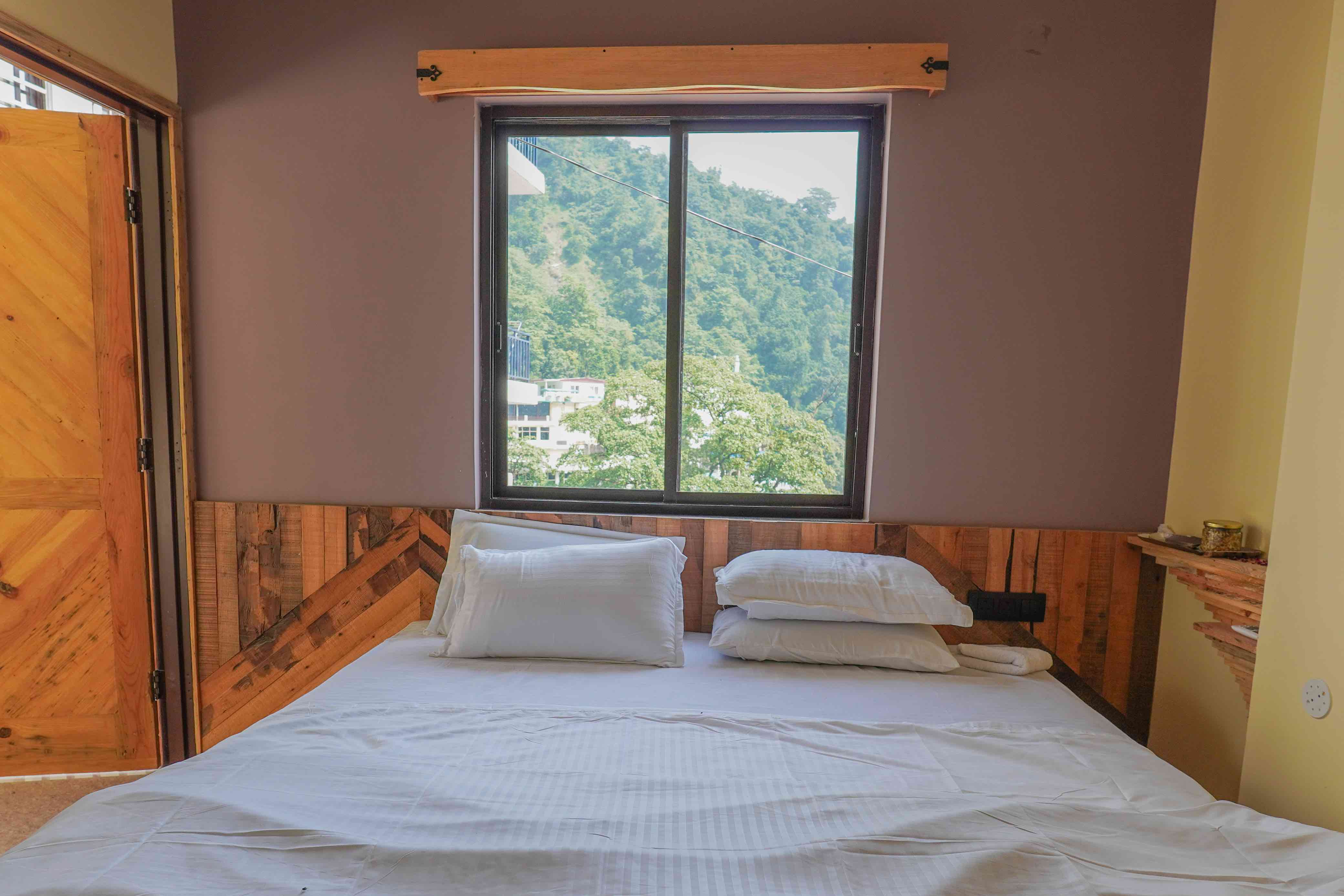 Yoga & Wellness retreat - Mountain View Terrace Room
