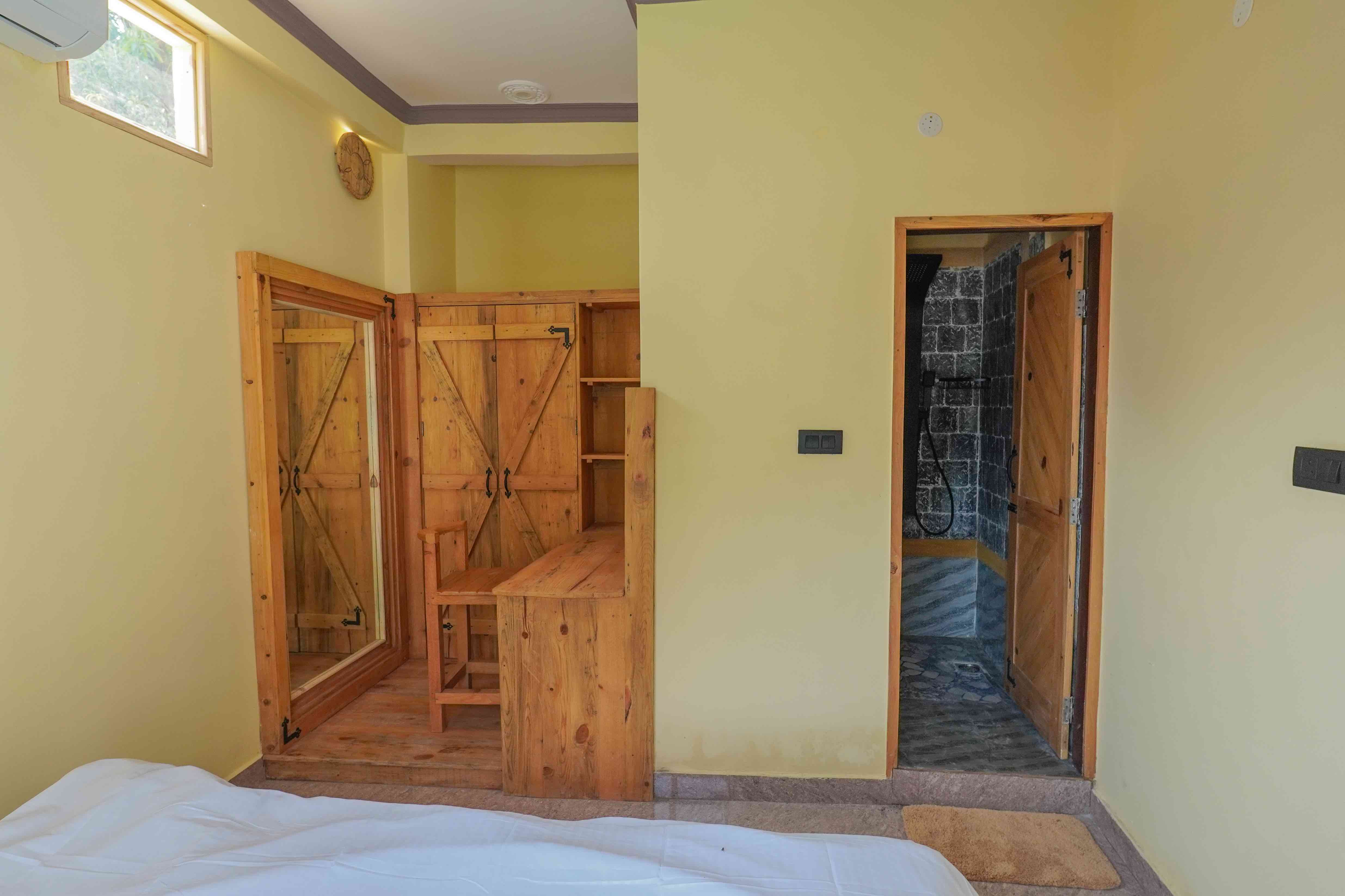 Yoga & Wellness retreat - Mountain View Terrace Room — photo 16