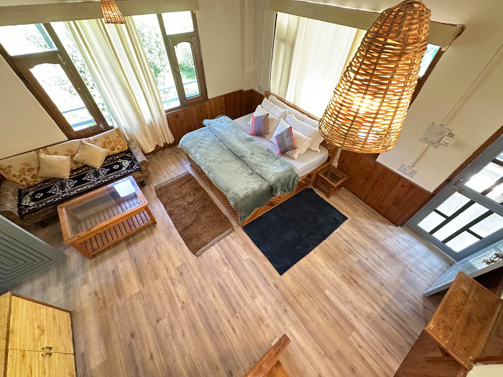 Riverside Homestay with Book Cafe — photo 32